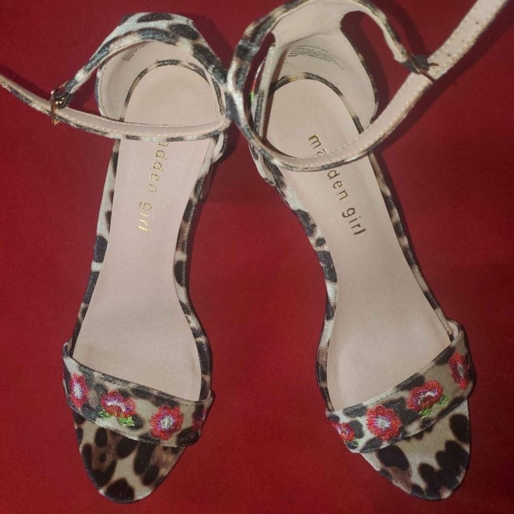 Women's Madden Girl Shoes Size 8